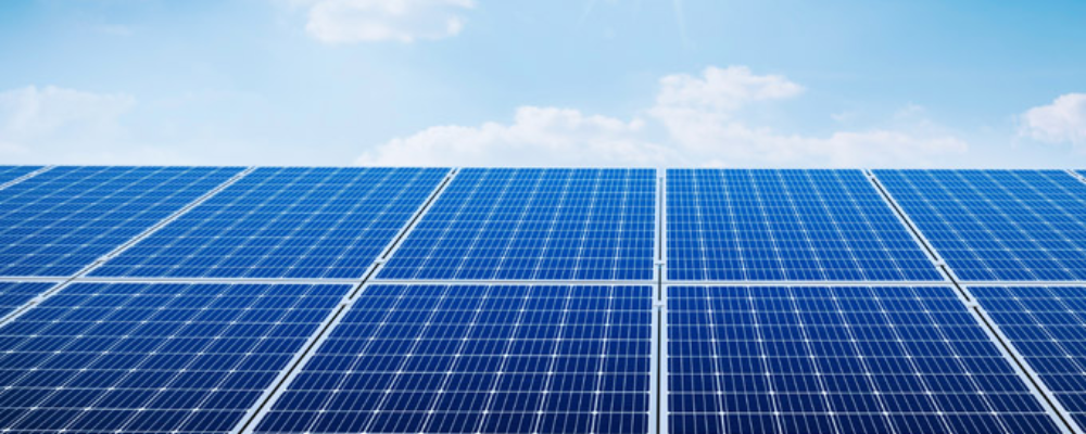 US Solar Surges with 12 GW Added in H1 2025