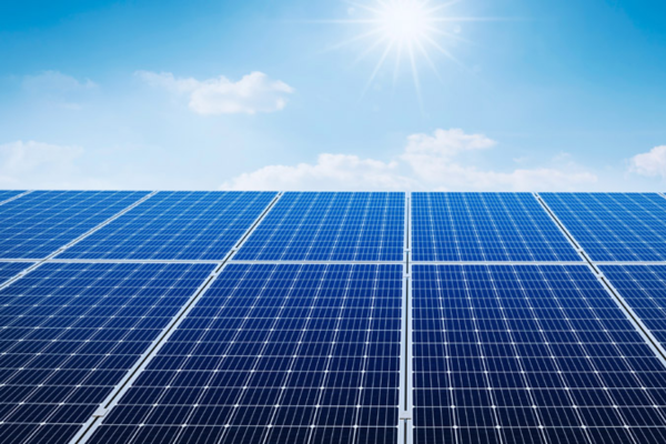US Solar Surges with 12 GW Added in H1 2025